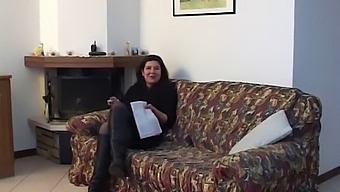Amateur Man Has Intense Anal Sex With A Curvy Woman